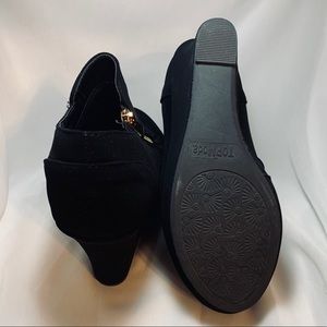 TOP Moda Shoes - Women’s Black Wedge Bootie-Size 5 TOP Moda Shoes - Women’s Black Wedge Bootie-Size 5